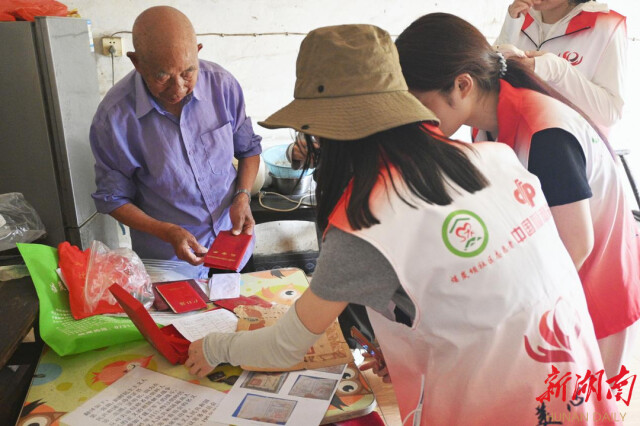 太阳集团tyc151太阳集团tyc151“无微哺智”实践团探访革命老兵，赓续红色血脉